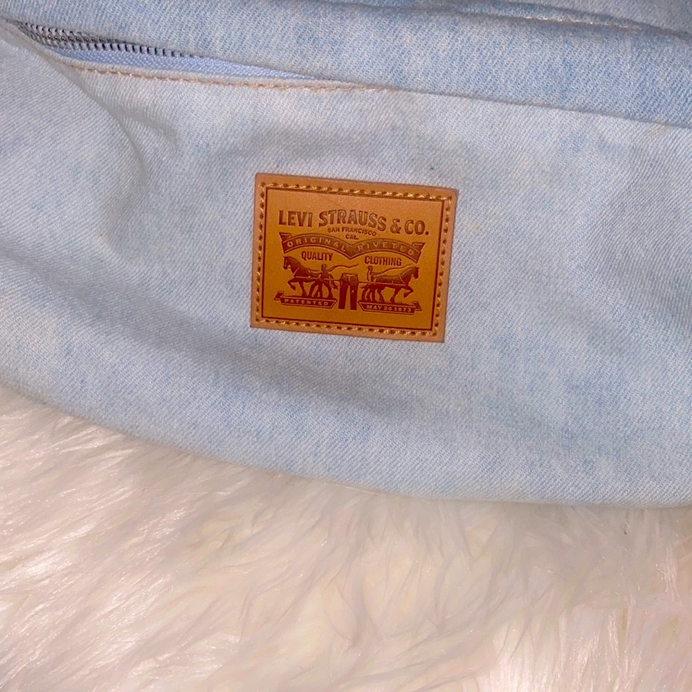 Levi’s Denim Fanny Pack - Picture 3 of 5
